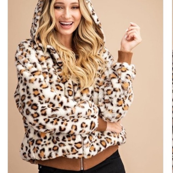 🤍🔥IVORY LEOPARD FAUX FUR BOMBER JACKET - Picture 1 of 5